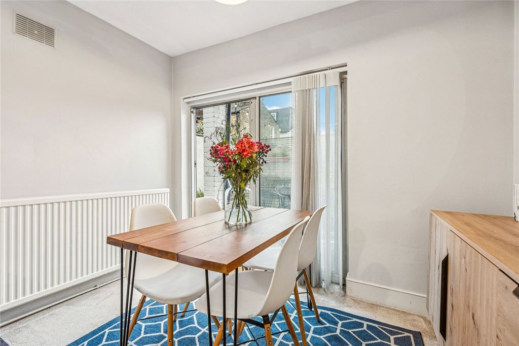 Property photo 3 of 16 Picture No. 06