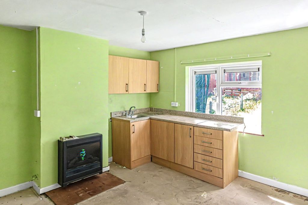 Property photo 2 of 13