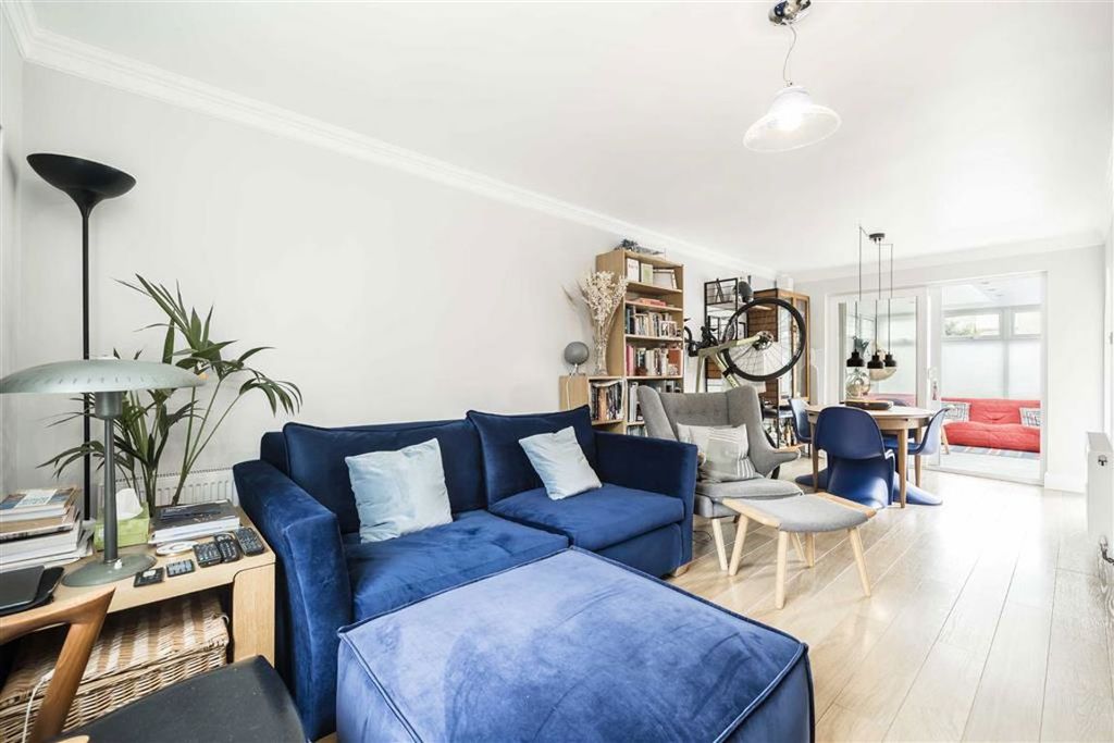 Property photo 2 of 8