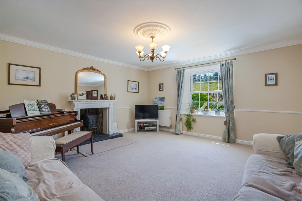 Property photo 3 of 13 Image