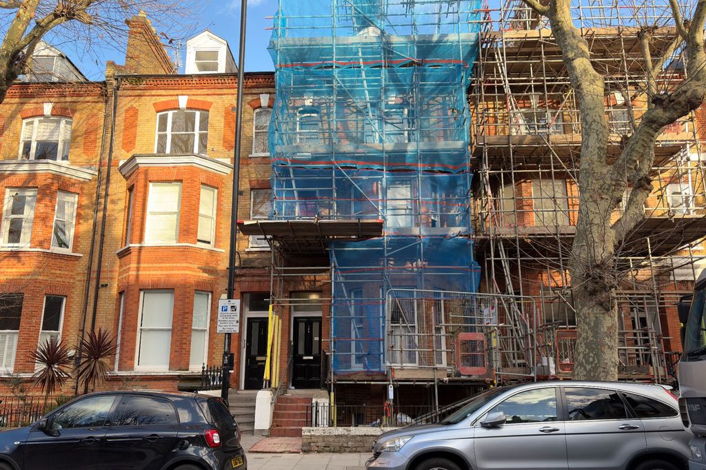 Property photo 1 of 10 Flat B 186 Randolph Avenue, Maida Vale, London W9 1Pe