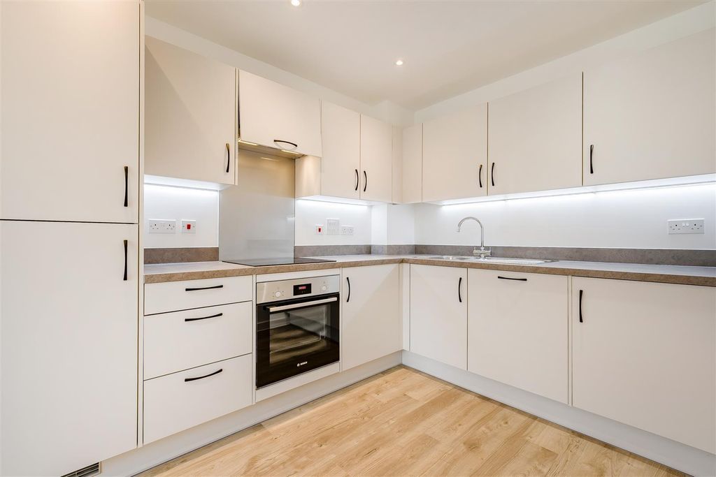 Property photo 2 of 17 Kitchen.Jpg