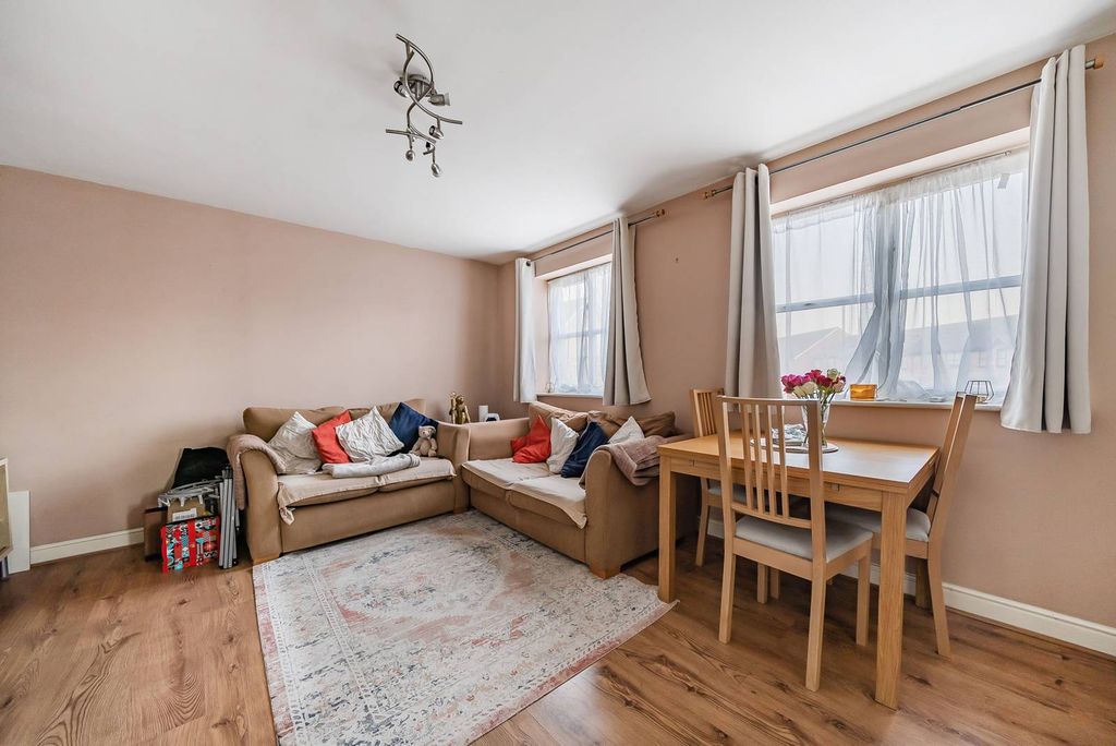 Property photo 3 of 11