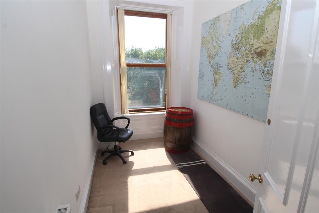 Additional image 12 of 4 bed flat for saleArdgowan Square, Greenock PA16