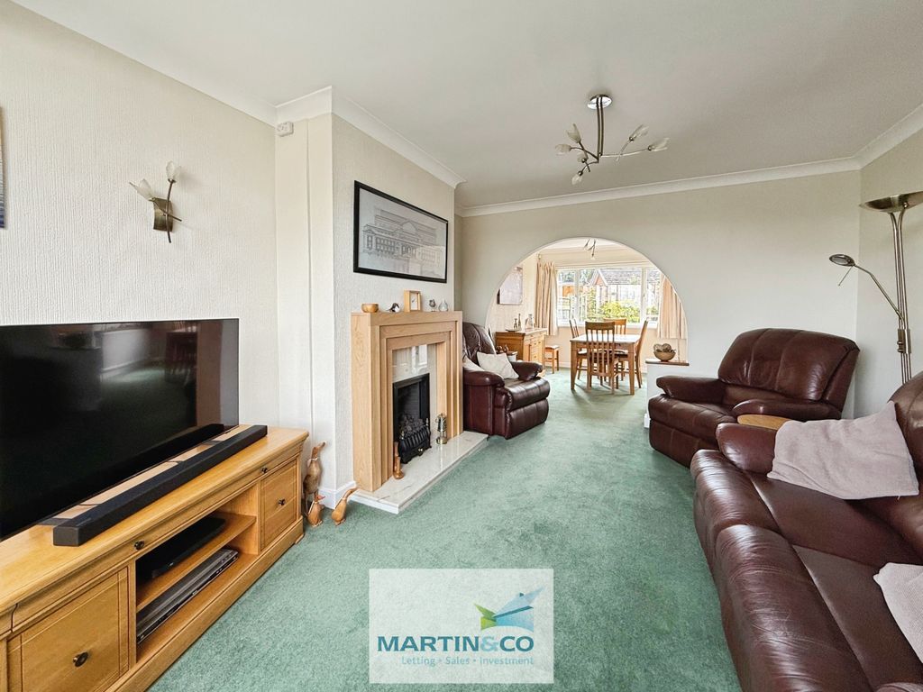 Property photo 2 of 25 9A823A94--4Dad-A180-B52F83968F9F-33185-00000403B40