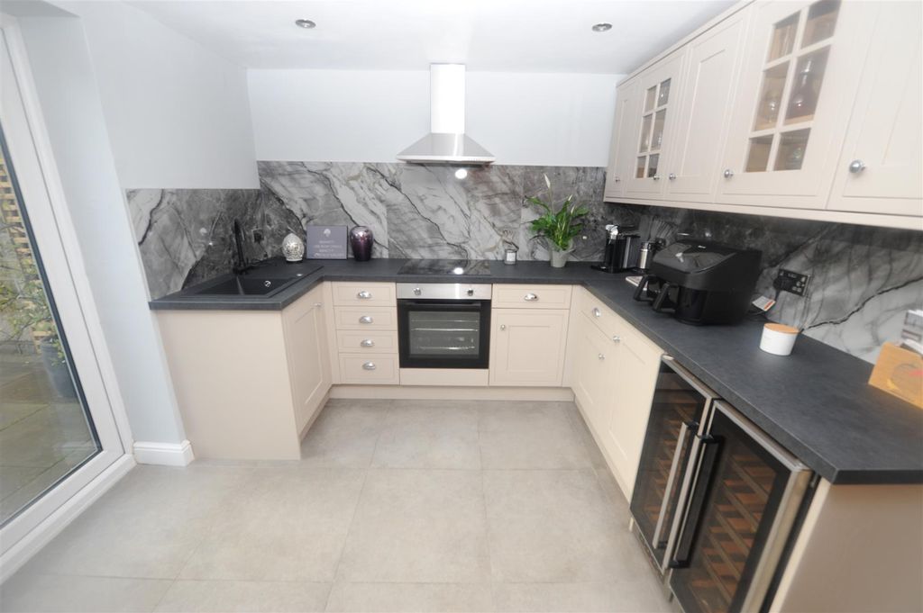 Property photo 3 of 26