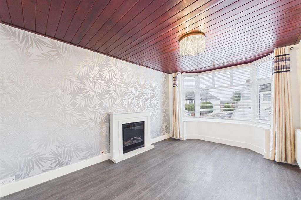 Property photo 3 of 13 Cam03736G0-Pr0231-Still003.Jpg