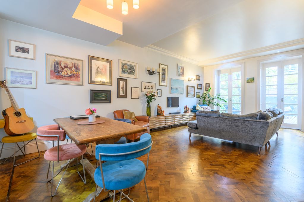 Property photo 1 of 35