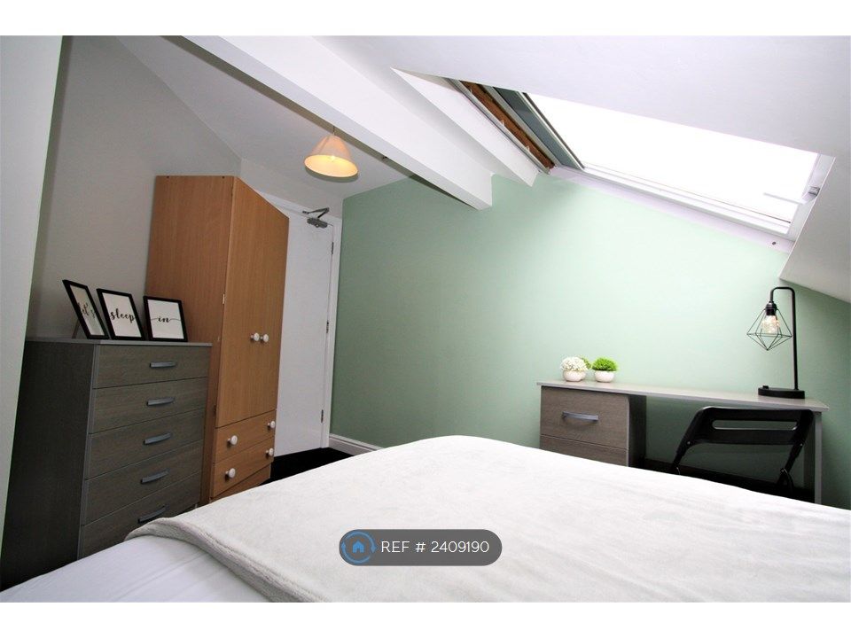 Property photo 3 of 14 Room 10-1