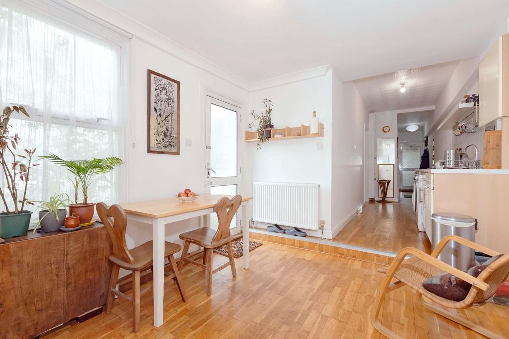 Property photo 3 of 20 Sackville Rd_7.Jpg