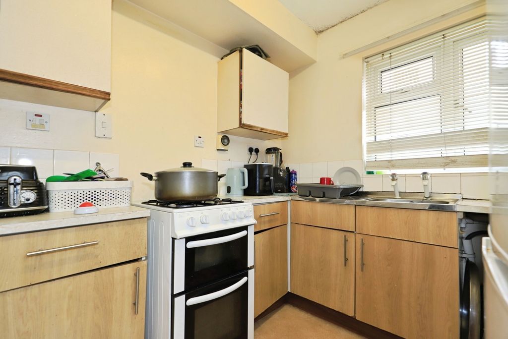 Property photo 3 of 13 Kitchen