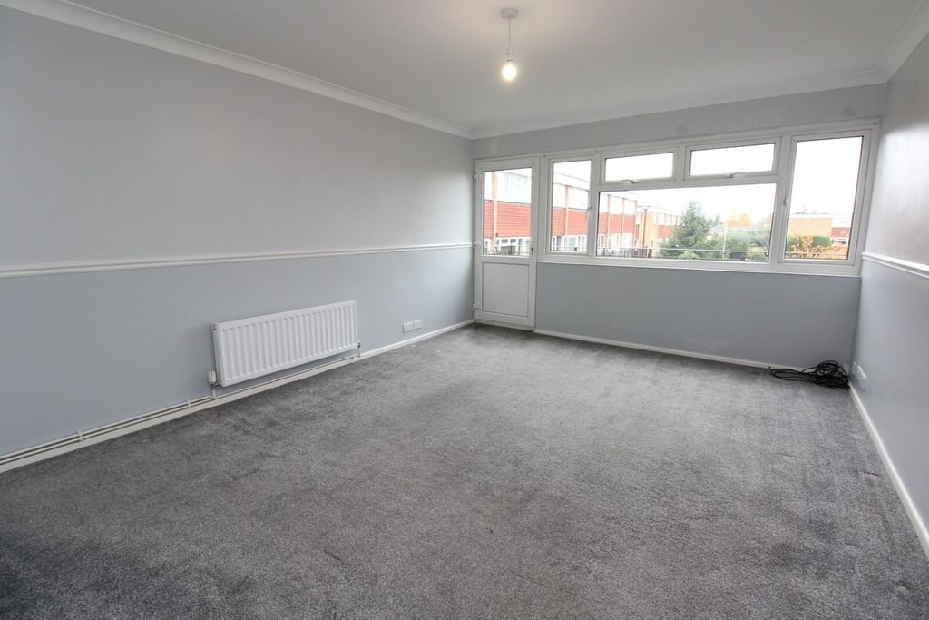 Property photo 3 of 9 Lounge View 2