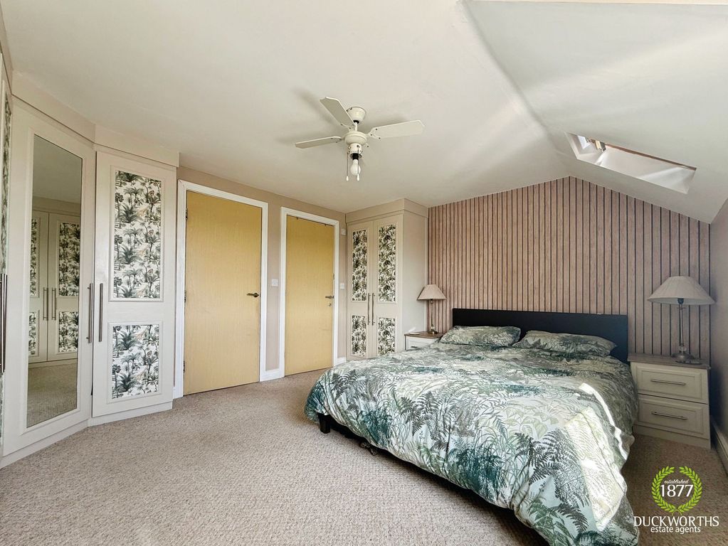 Property photo 2 of 23