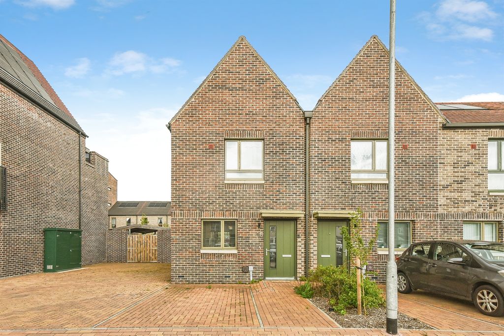 Property photo 1 of 33