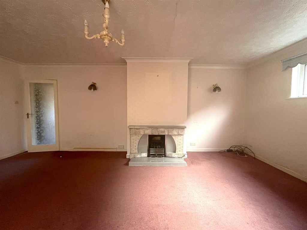 Property photo 3 of 19 4290 Newlounge.Jpg