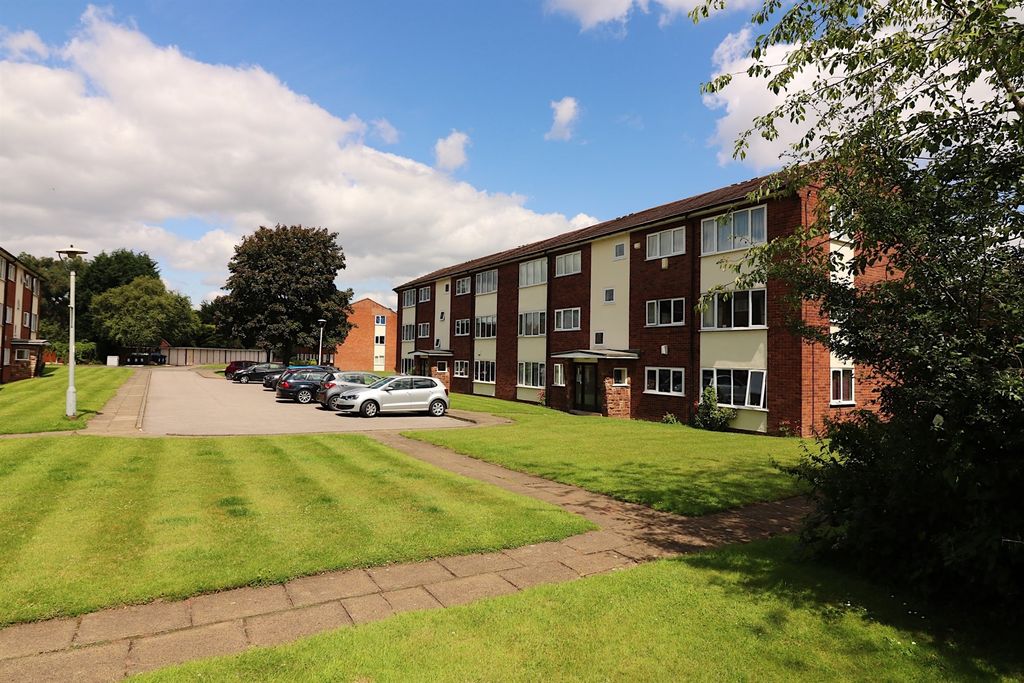 Property photo 2 of 11