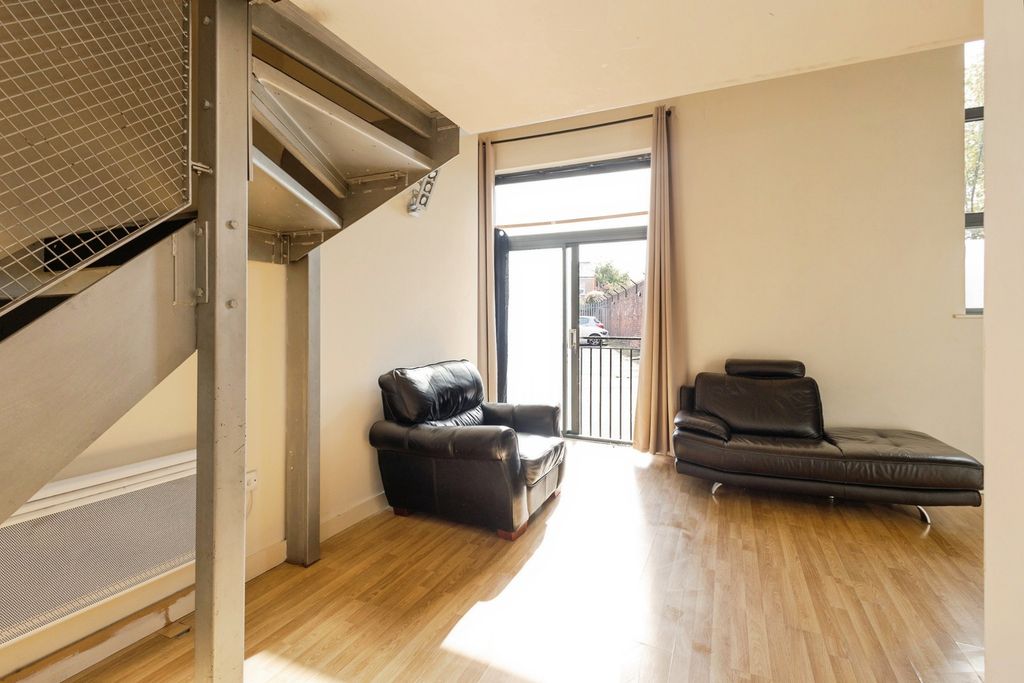 Property photo 2 of 12 Photo