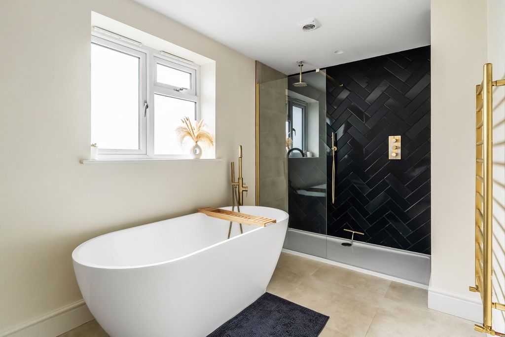 Property photo 3 of 36 En-Suite