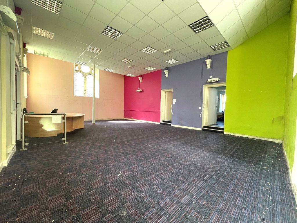 Property photo 2 of 15 Picture No. 02