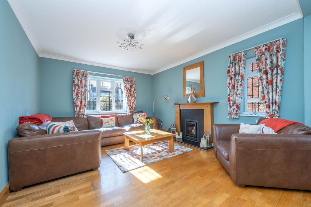 Property photo 2 of 51