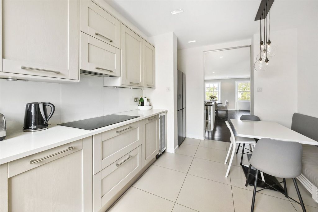 Property photo 3 of 21