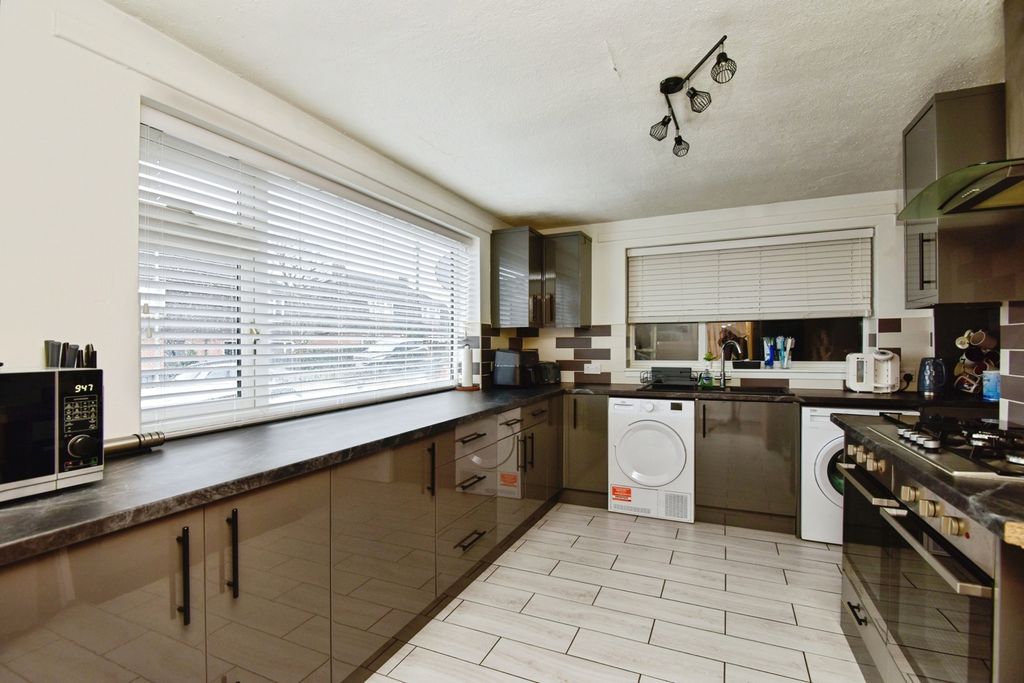 Property photo 3 of 20 Pbox-Img.Jpg