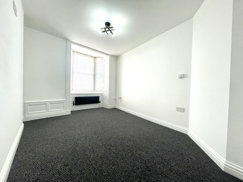 Property photo 3 of 9 Picture 3