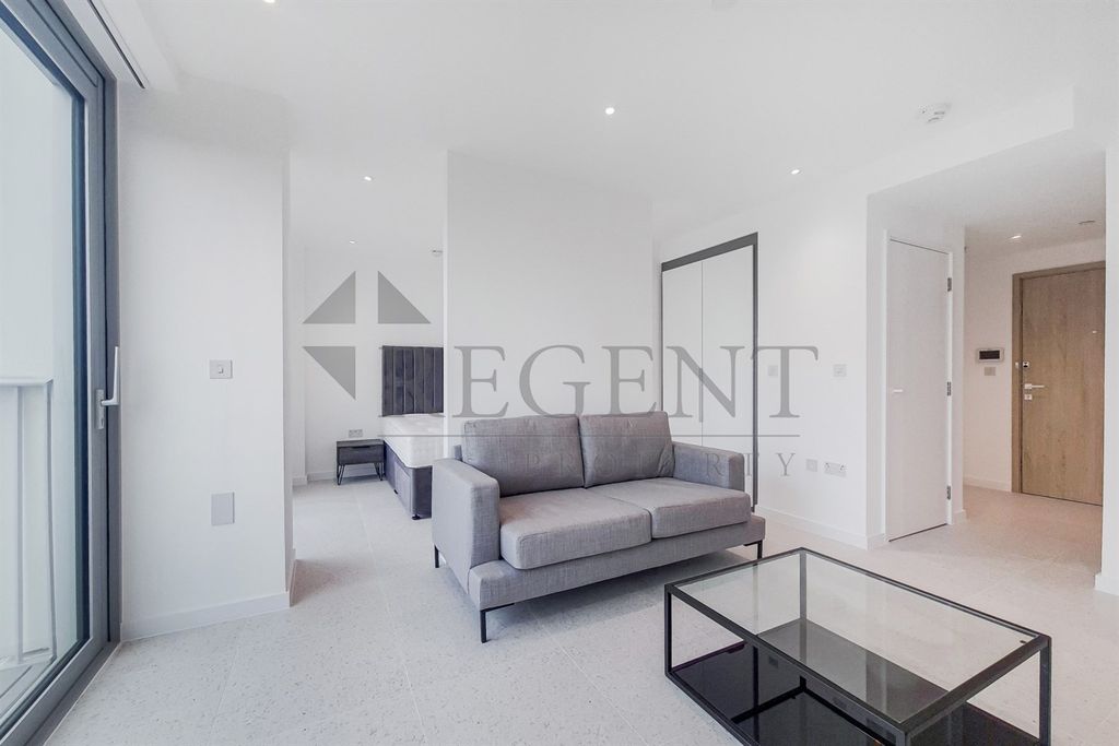 Property photo 3 of 15 Open Plan