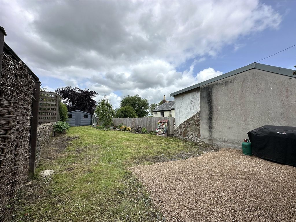 Property photo 2 of 37 Picture No. 03