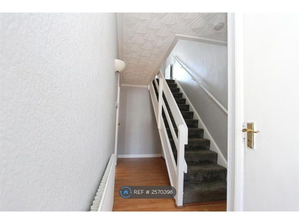 Property photo 2 of 13 Entrance Hall