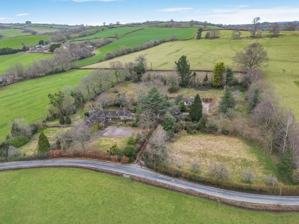 Property photo 2 of 27