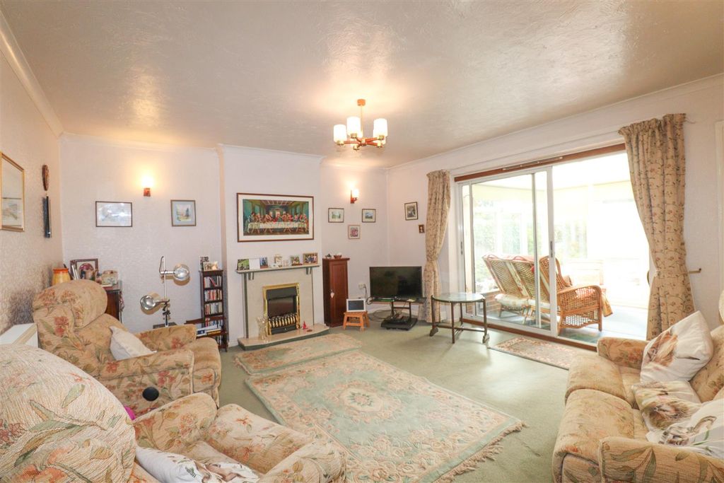 Property photo 2 of 14 Living Room