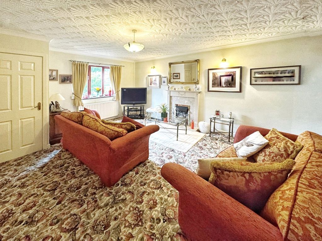 Property photo 2 of 18 Living Room