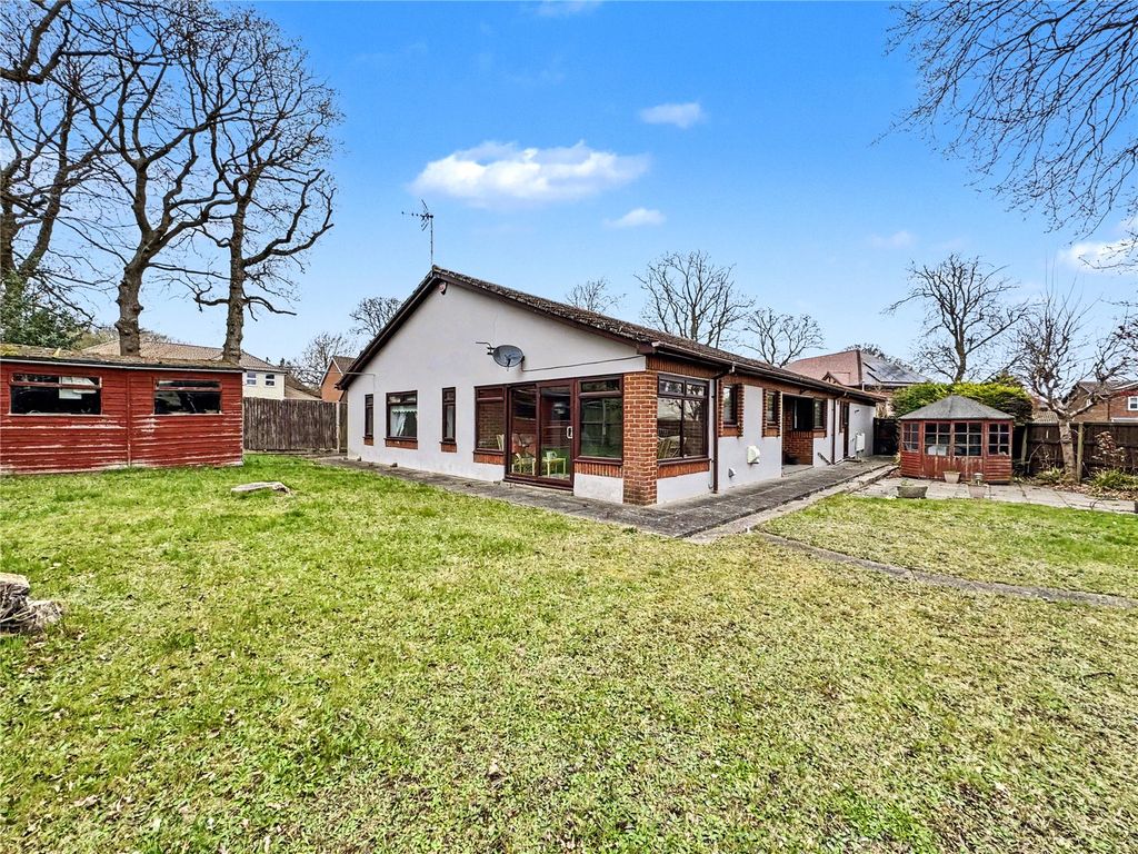 Property photo 2 of 24 Picture No. 12