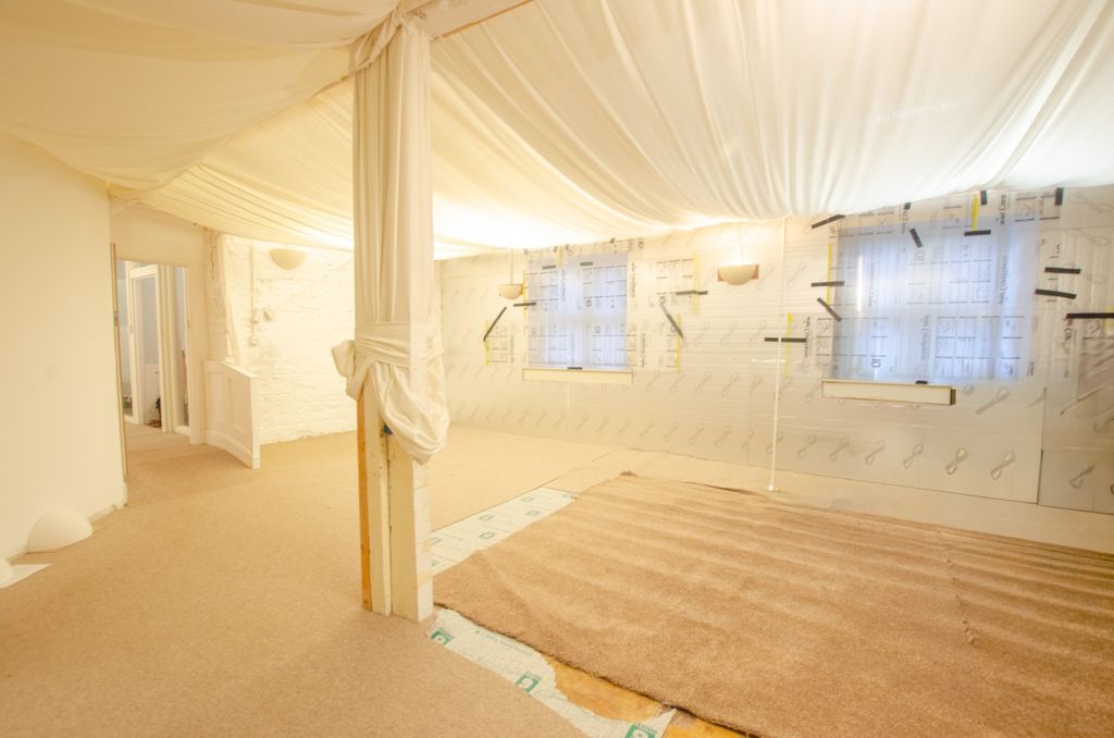 Property photo 2 of 18 85 Fore Street Bodmin 01208 74182-16