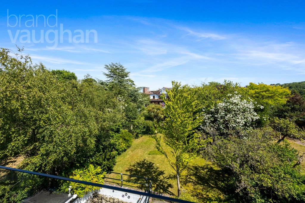 Property photo 3 of 51 Picture No. 37
