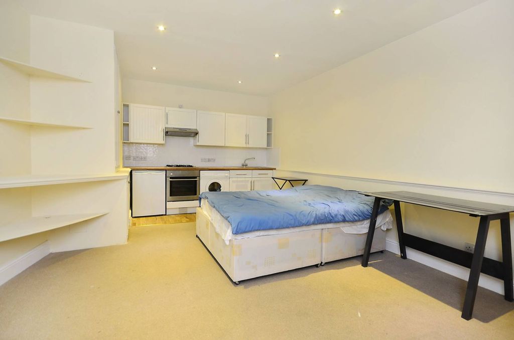 Property photo 1 of 2