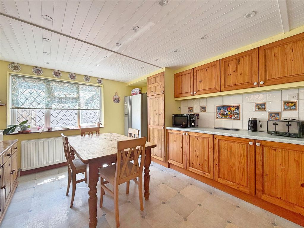 Additional image 8 of 2 bed detached bungalow for saleSkitts Hill, Braintree CM7