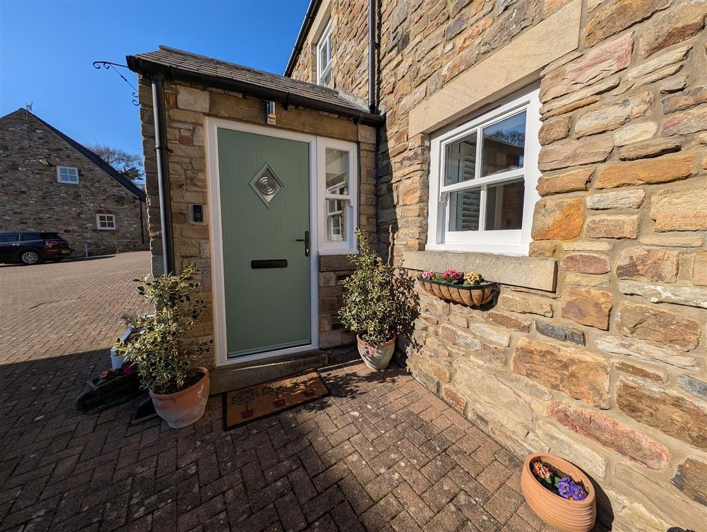 Property photo 3 of 39 Externally