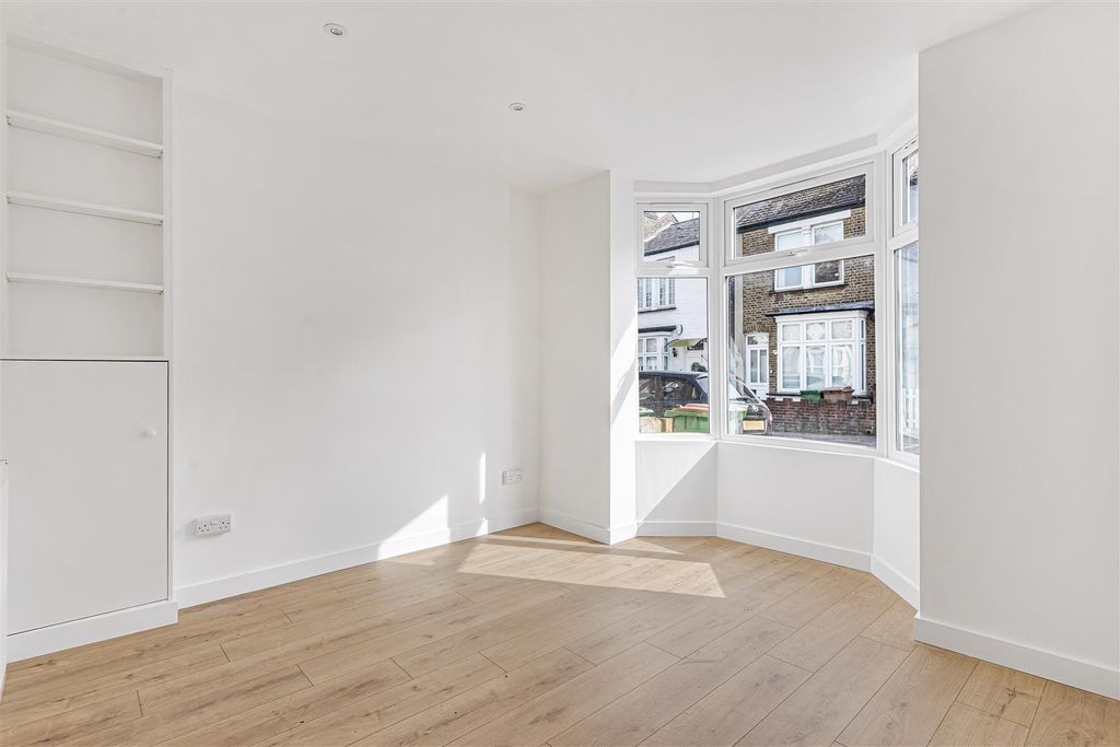 Property photo 3 of 13 26_76959.Jpg