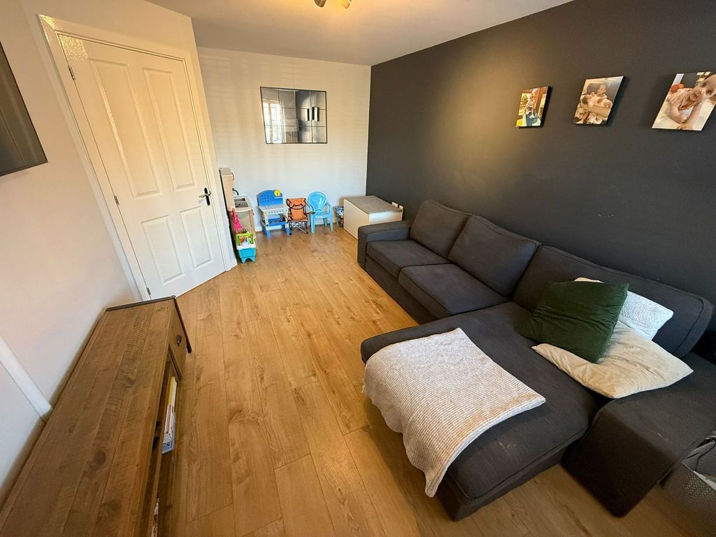 Property photo 2 of 18