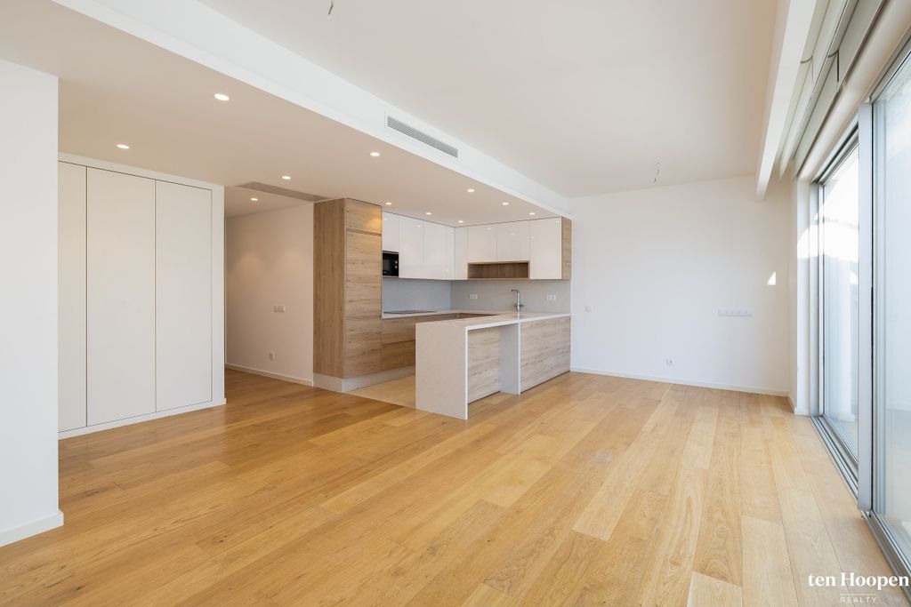 Property photo 1 of 28