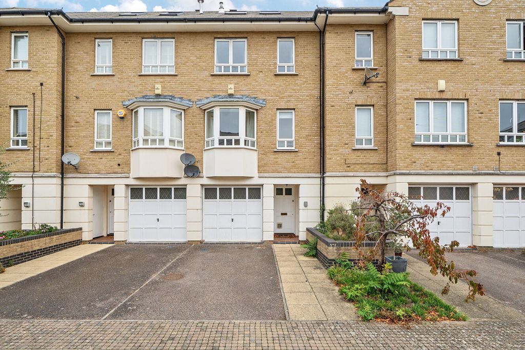Property photo 1 of 13 1535236-20-6Accab...