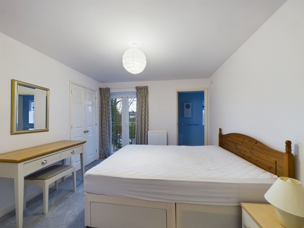 Property photo 3 of 12 30002698-Hr-3