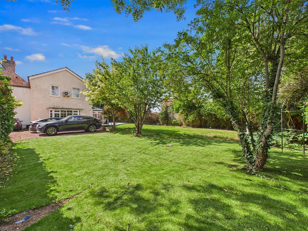 Property photo 1 of 38 Cam03303G0-Pr0176-Still007.Jpg