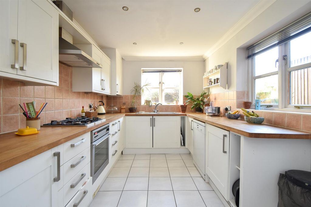 Property photo 2 of 22 Kitchen