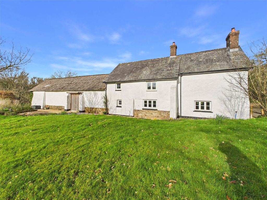 Property photo 2 of 39 Picture No. 35