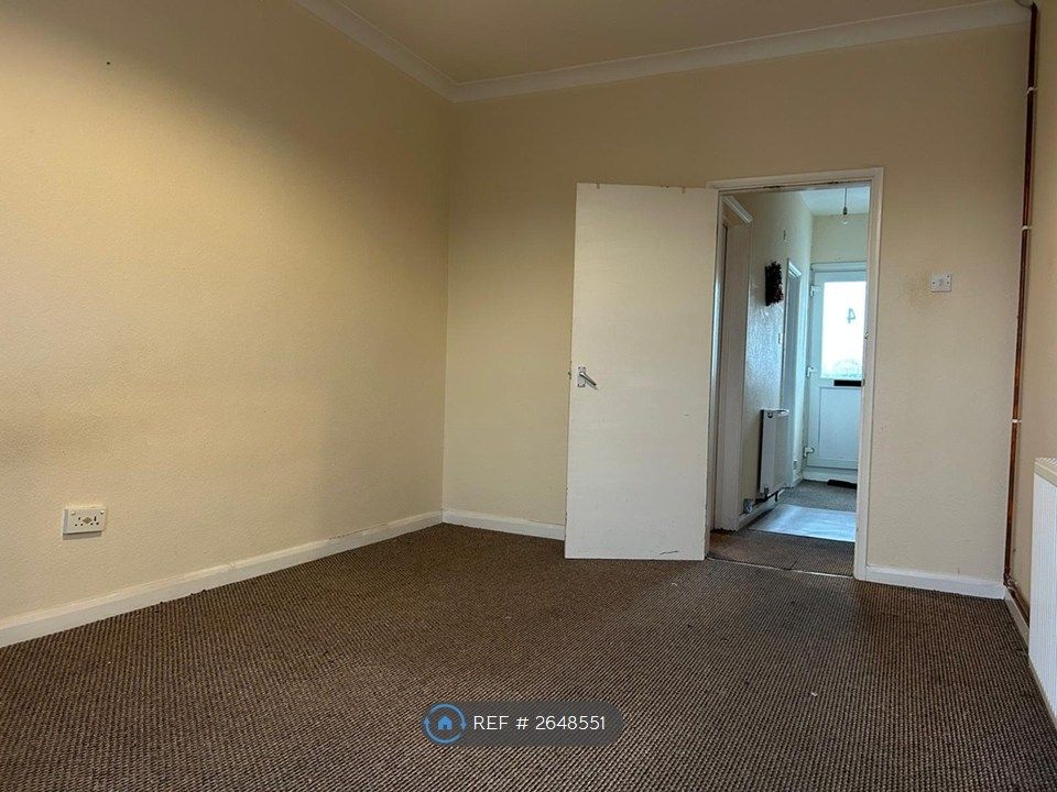 Property photo 3 of 8 Sitting Room