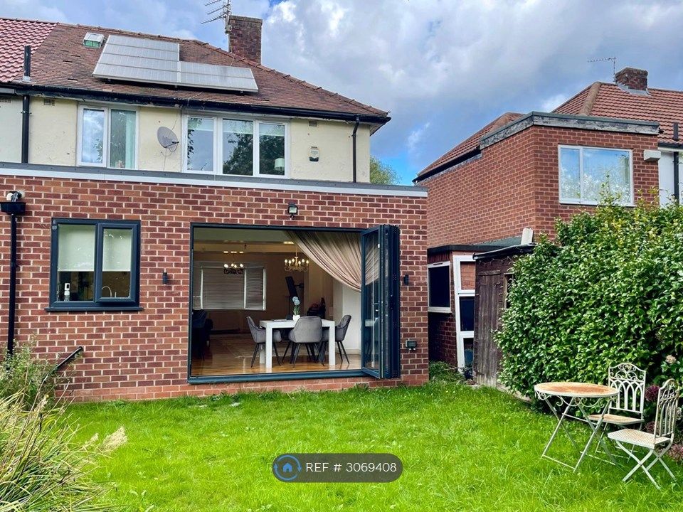 Property photo 2 of 11