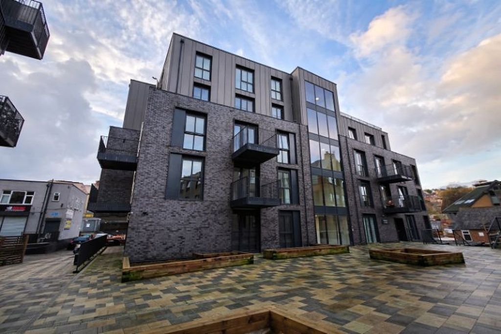 Property photo 1 of 8